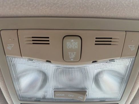 Used 2008 Toyota Avalon XLS FWD image 24