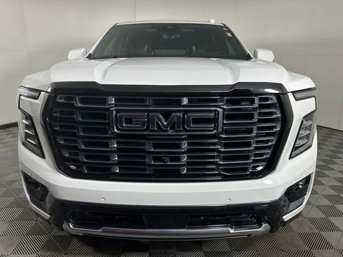 Used 2025 GMC Yukon Denali Ultimate AWD/4WD image 8