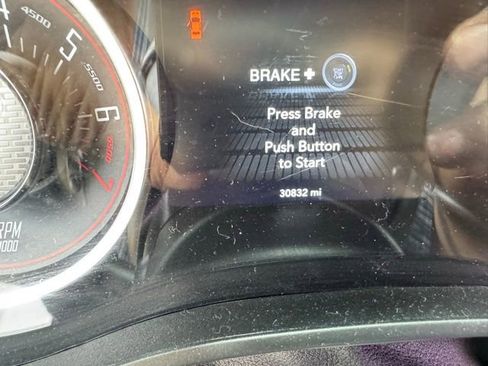 Used 2019 Dodge Challenger SXT RWD image 10