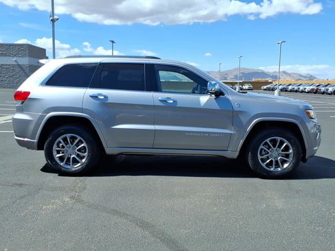 Used 2016 Jeep Grand Cherokee Overland w/ Advanced Technology Group image 8