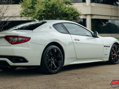 Used 2013 Maserati GranTurismo Sport image 40