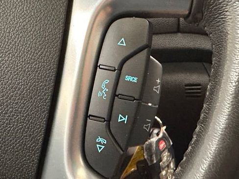 Used 2016 Chevrolet Traverse LTZ FWD image 13