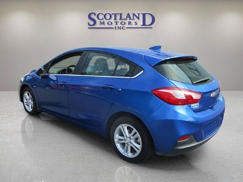 Used 2017 Chevrolet Cruze LT FWD image 9