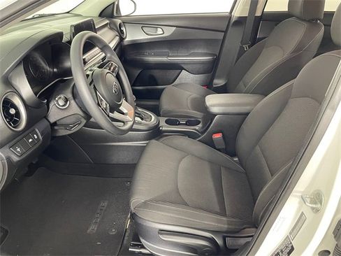 Certified 2019 Kia Forte LXS image 2