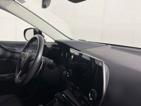 Used 2022 Lexus NX 250 FWD w/ Towing Package (2000 Lbs) image 32