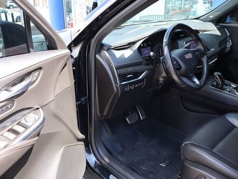 Used 2019 Cadillac XT4 Sport AWD/4WD image 12