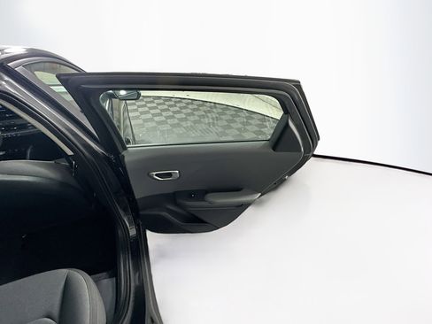 Used 2025 Kia K4 LXS image 28