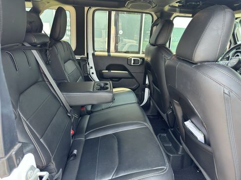 Used 2023 Jeep Wrangler Unlimited Sahara AWD/4WD image 13