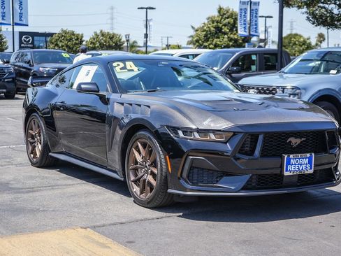 Used 2024 Ford Mustang GT Premium RWD image 3