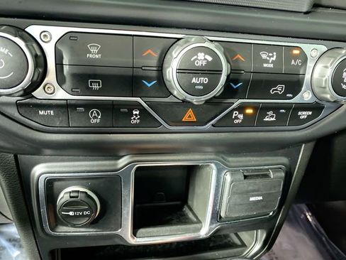 Used 2021 Jeep Wrangler Unlimited Willys image 15