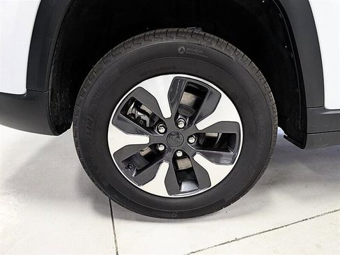 Used 2024 Jeep Grand Cherokee Limited 4xe image 13