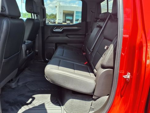 Used 2024 Chevrolet Silverado 1500 LT Trail Boss w/ Convenience Package II image 8