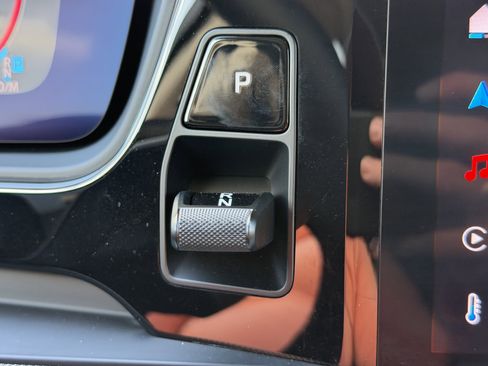 Certified 2024 Porsche Cayenne Coupe image 33