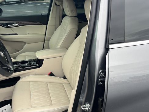 Used 2022 Buick Envision Avenir w/ Technology Package II FWD image 20