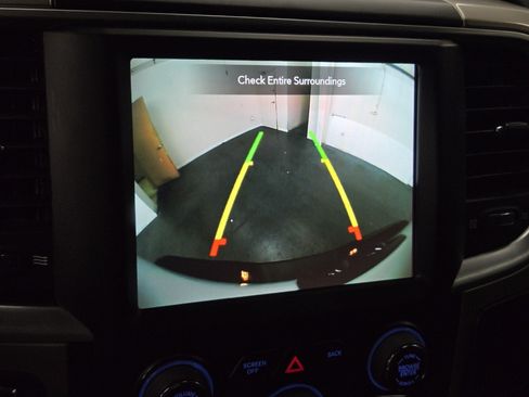 Used 2019 RAM 1500 Classic SLT RWD image 17