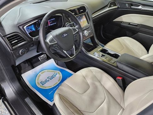 Used 2018 Ford Fusion Energi Titanium FWD image 21