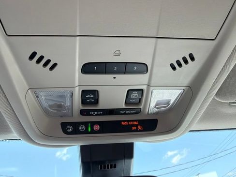 Used 2024 GMC Terrain Denali w/ Denali Premium Package AWD/4WD image 27