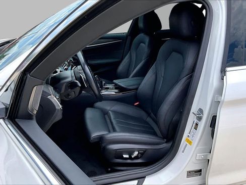 Used 2020 BMW 530i w/ Premium Package RWD image 8
