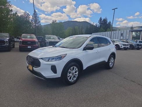 Certified 2024 Ford Escape Active AWD/4WD image 2