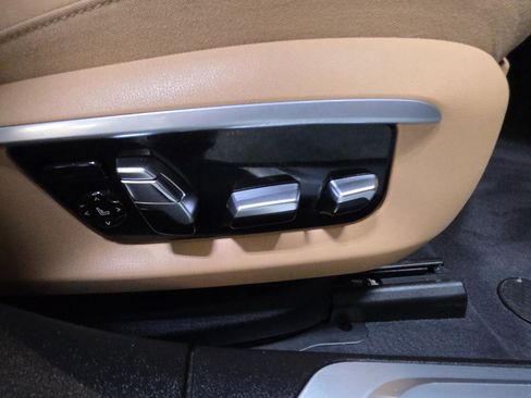 Used 2017 BMW 740i xDrive 740i xDrive Sedan image 27