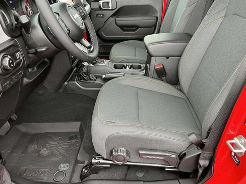 New 2025 Jeep Gladiator Sport AWD/4WD image 24