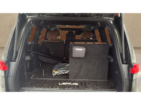 Used 2024 Lexus GX 550 image 17