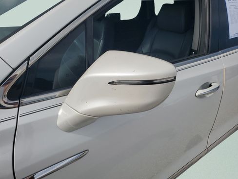 Used 2019 Buick Enclave Essence FWD image 23