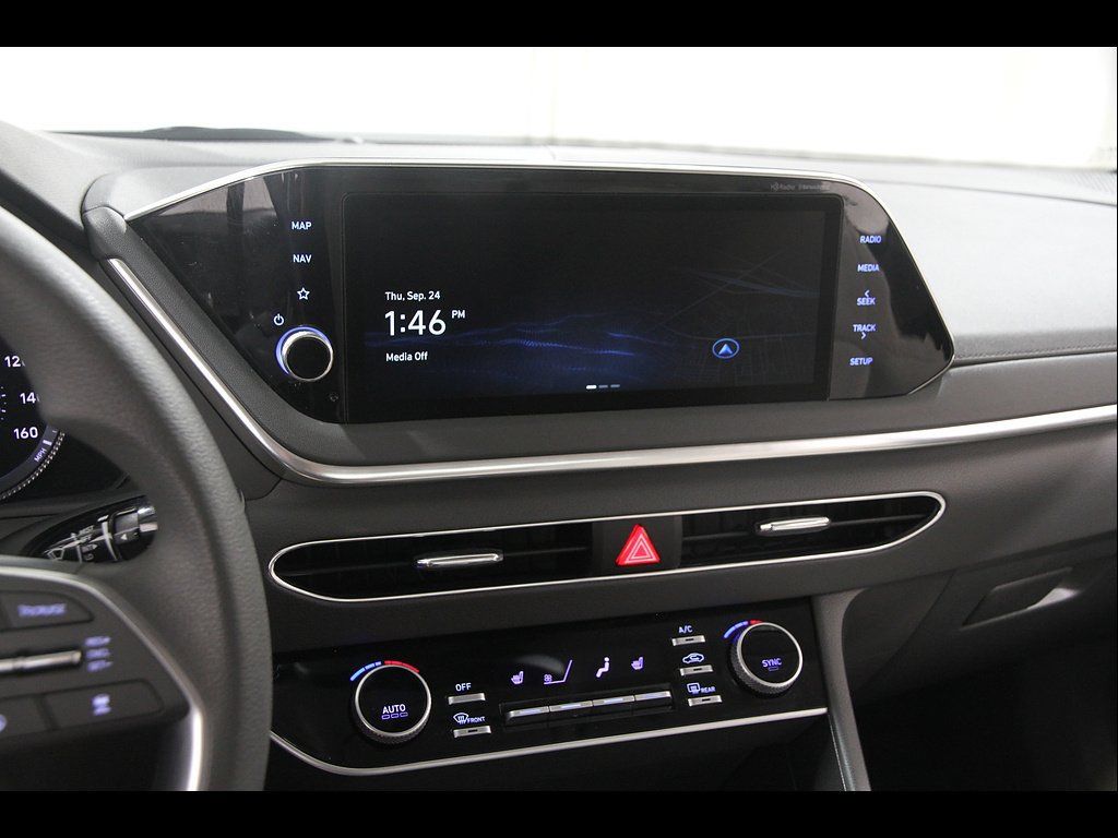 Certified 2023 Hyundai Sonata SEL FWD image 9