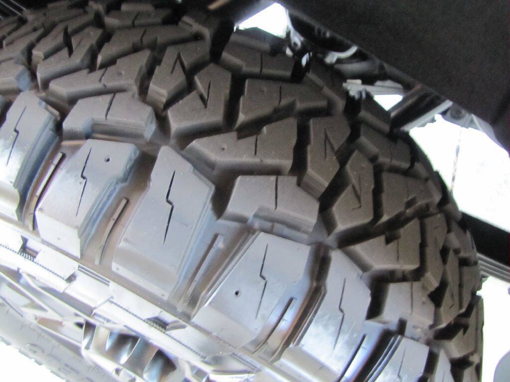 Used 2024 Chevrolet Silverado 2500 LT AWD/4WD image 34