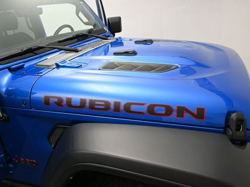 Used 2022 Jeep Gladiator Rubicon w/ LED Lighting Group AWD/4WD image 6