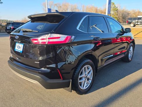 Used 2024 Ford Edge SEL w/ Convenience Package image 5