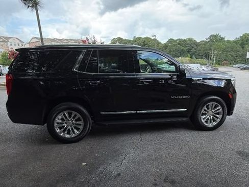 Used 2022 GMC Yukon SLT w/ SLT Luxury Package AWD/4WD image 9