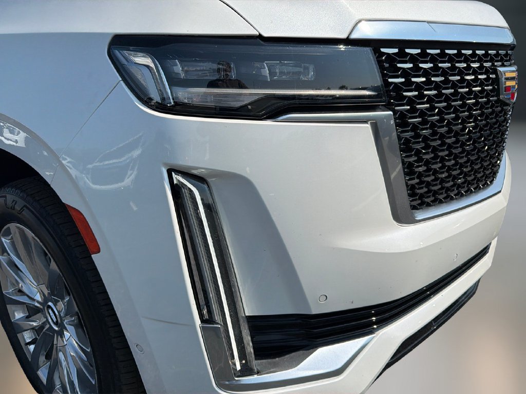 Used 2021 Cadillac Escalade ESV Premium Luxury AWD/4WD image 11