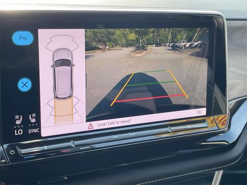 Used 2024 Volkswagen Atlas SE image 21