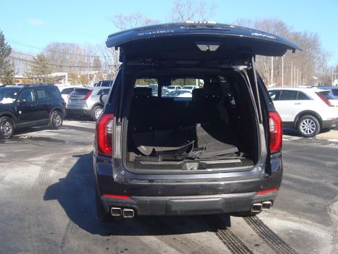 Used 2025 GMC Yukon AT4 Ultimate image 7