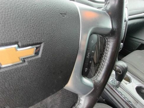 Used 2017 Chevrolet Traverse LT w/ Style and Technology Package FWD image 21