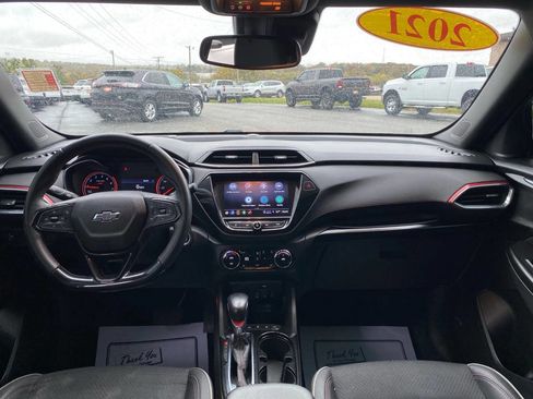 Used 2021 Chevrolet TrailBlazer RS w/ Technology Package image 23