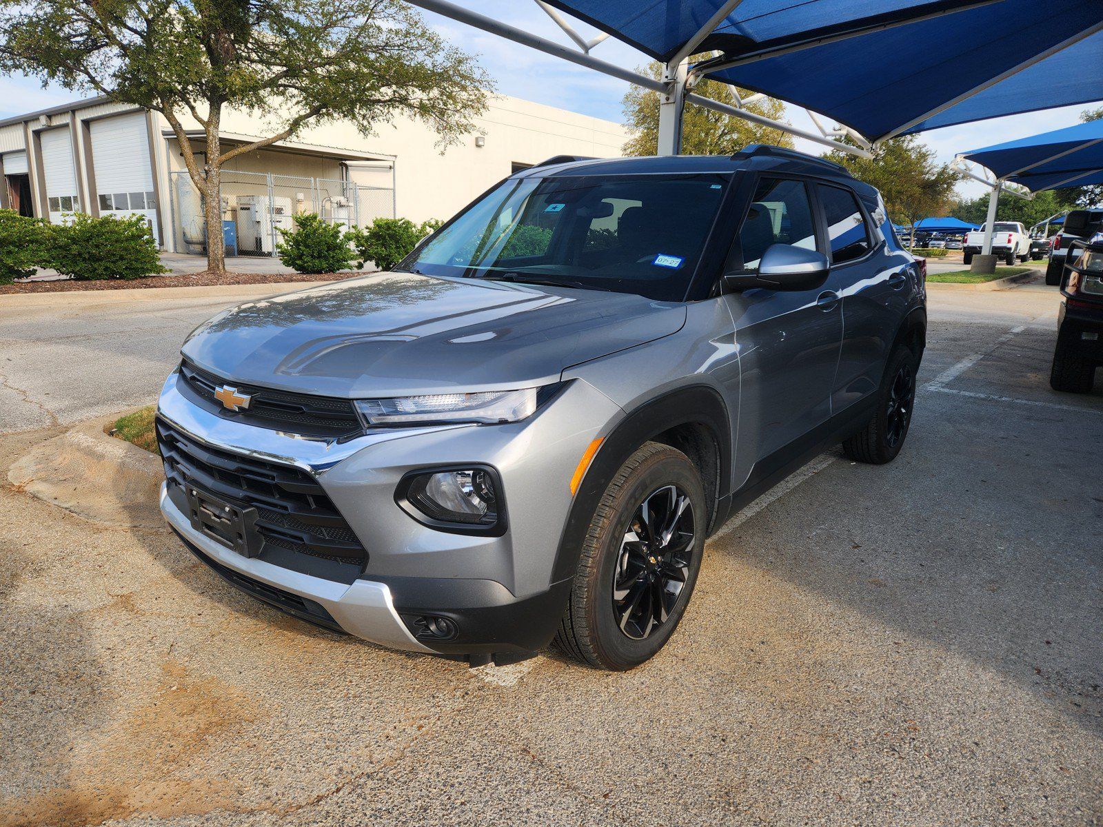 Used 2023 Chevrolet TrailBlazer LT FWD image 2