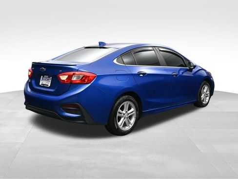 Used 2016 Chevrolet Cruze LT w/ Convenience Package FWD image 5