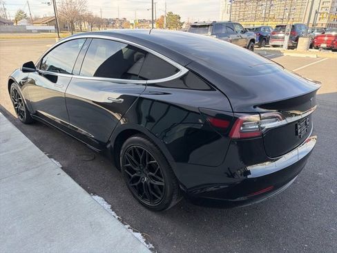 Used 2019 Tesla Model 3 Standard Range Plus image 5
