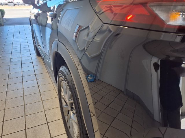 Used 2023 Nissan Rogue S AWD/4WD image 11