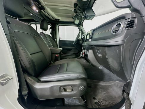 Used 2024 Jeep Wrangler Sahara w/ Technology Group image 31