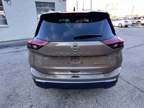 Certified 2024 Nissan Rogue SL w/ SL Premium Package AWD/4WD image 8