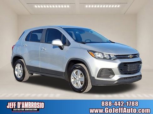 Used 2017 Chevrolet Trax LS image 1