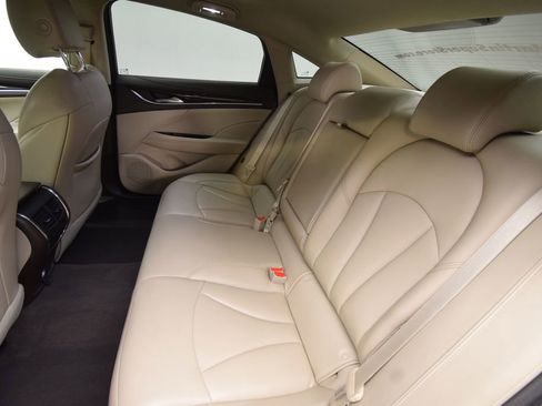 Used 2017 Buick LaCrosse Preferred image 24