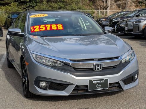 Used 2018 Honda Civic Touring image 3