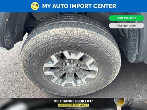 Certified 2023 Toyota Tacoma TRD Off-Road AWD/4WD image 6