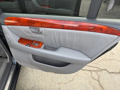 Used 2005 Lexus LS 430 RWD image 14