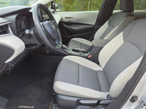 Certified 2025 Toyota Corolla LE FWD image 24