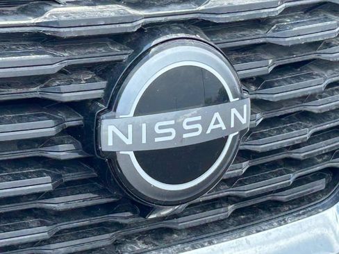 Used 2023 Nissan Rogue SV AWD/4WD image 10